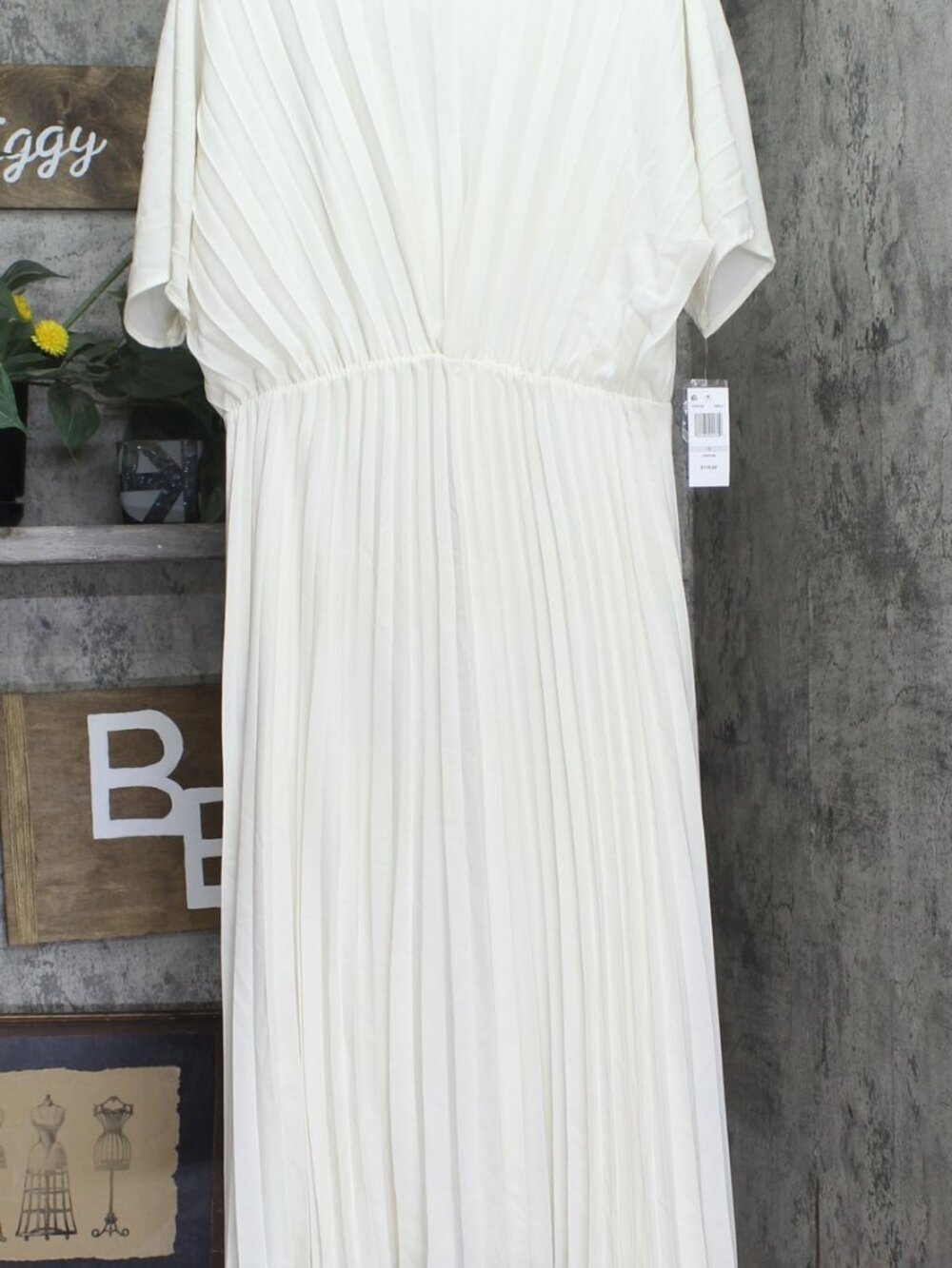 Msk White Plus Round Neck Flutter Sleeve Pleated Dress Birch Off 1X Sz ROUND